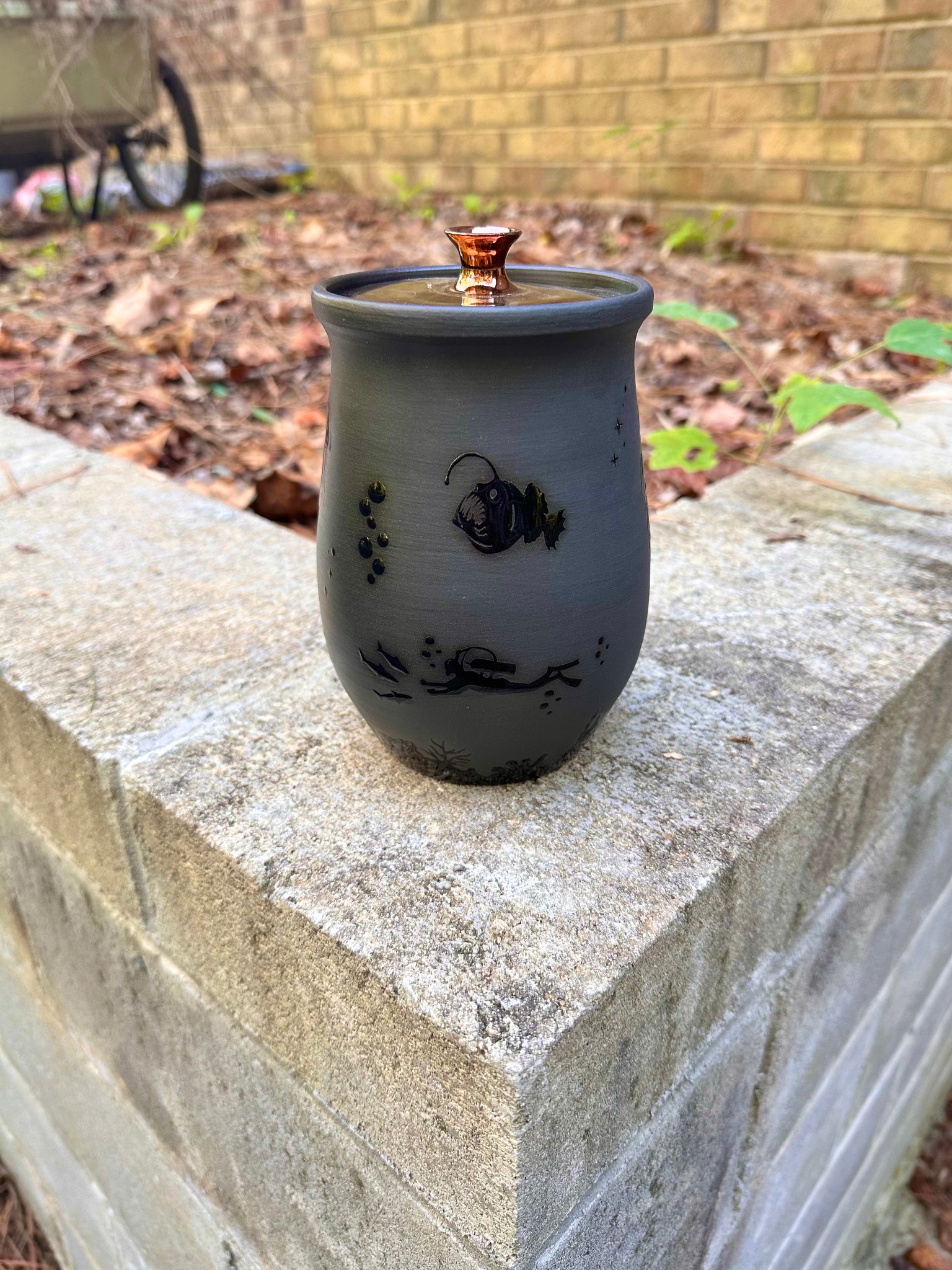 40 oz. Spooky Black Sea vase