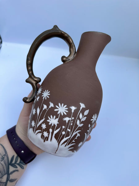 Wolf pitcher