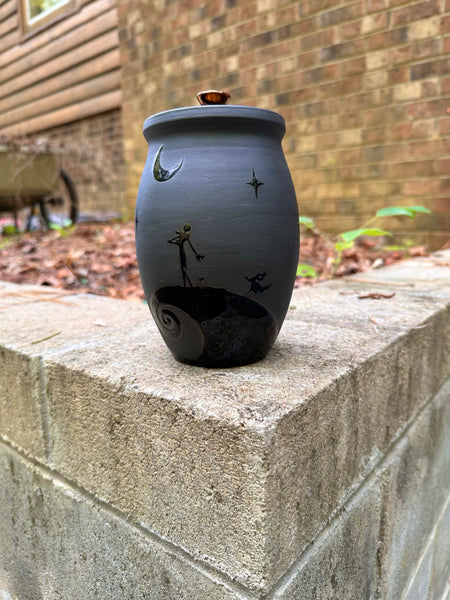 30 oz. Nightmare before Christmas lidded vase