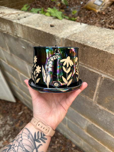 4” hanging resin planter