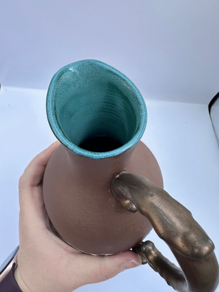 Wolf pitcher
