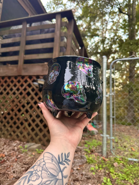 6" skull cauldron