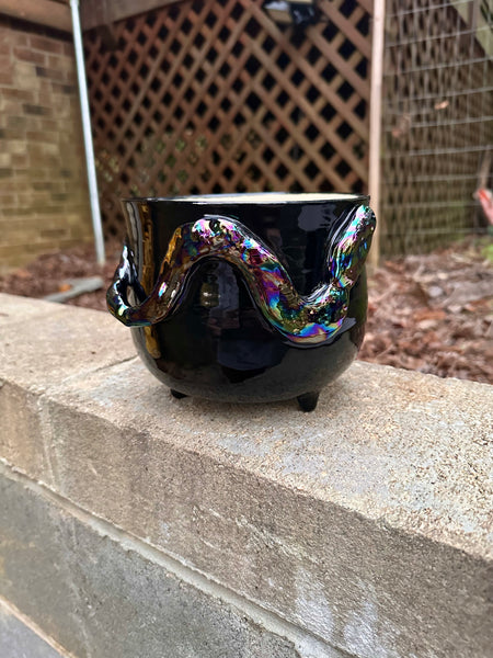 6" snake cauldron